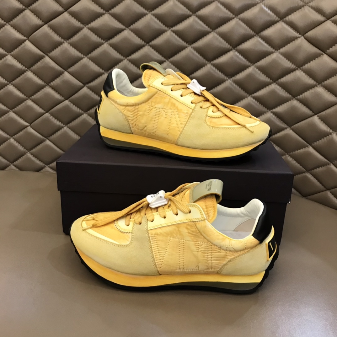 Valentino Sneaker Roller in Yellow