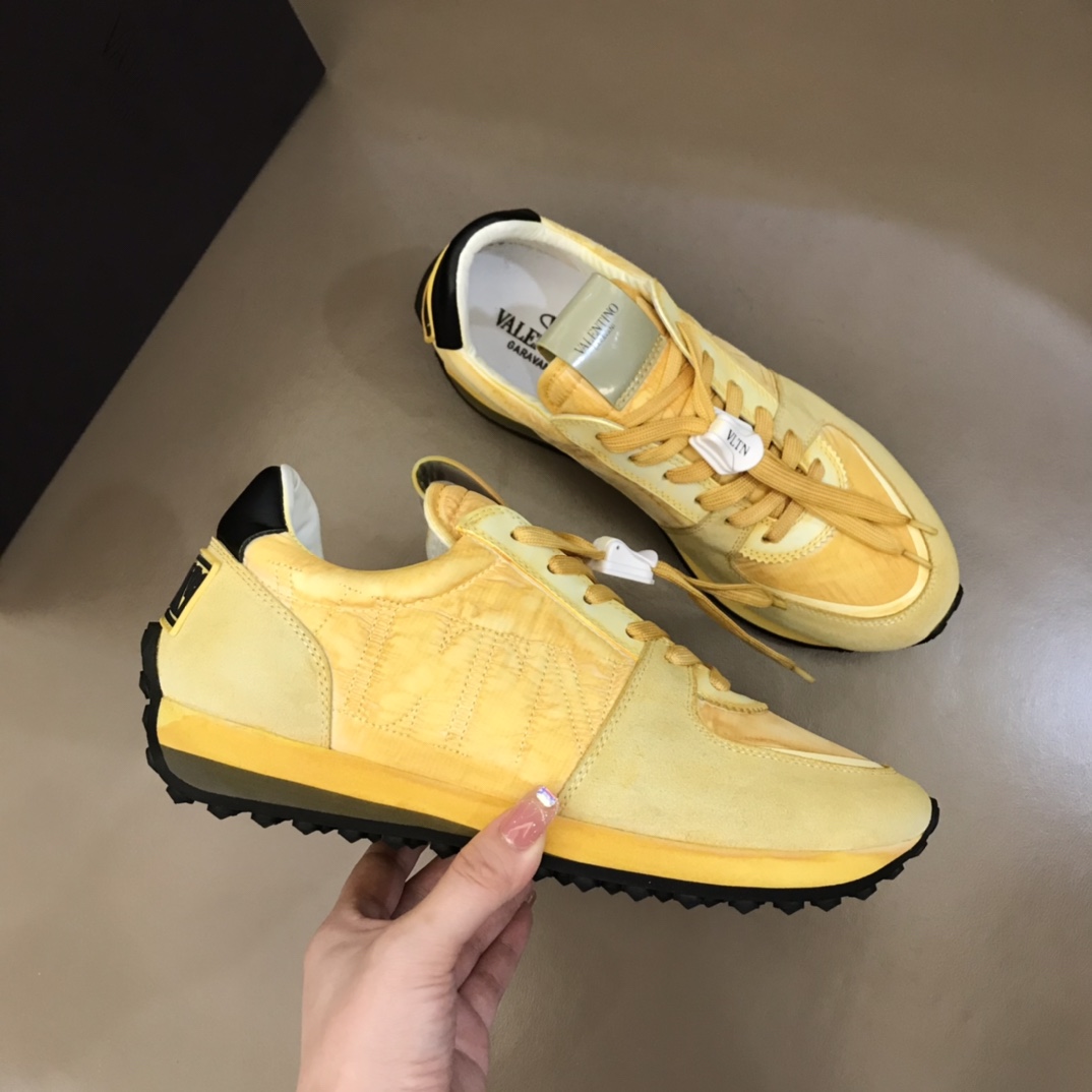 Valentino Sneaker Roller in Yellow