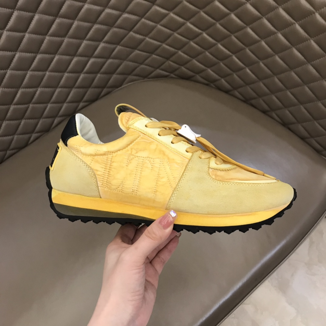 Valentino Sneaker Roller in Yellow