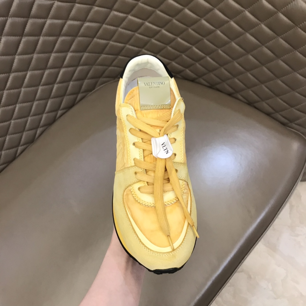 Valentino Sneaker Roller in Yellow