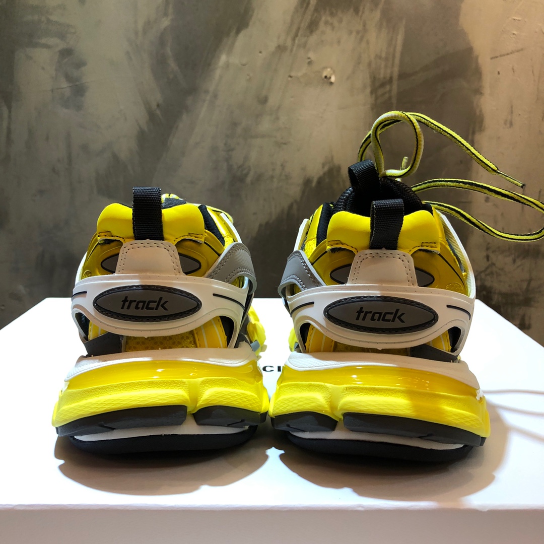 Balenciaga Triple S retro Clunky Sneakers in Yellow