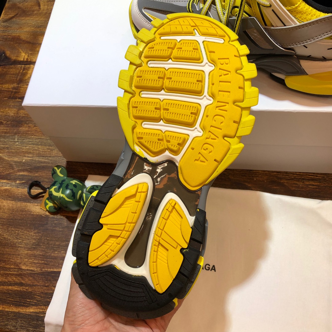 Balenciaga Triple S retro Clunky Sneakers in Yellow