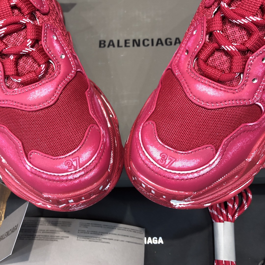 Balenciaga Triple S retro Clunky Sneakers in Red