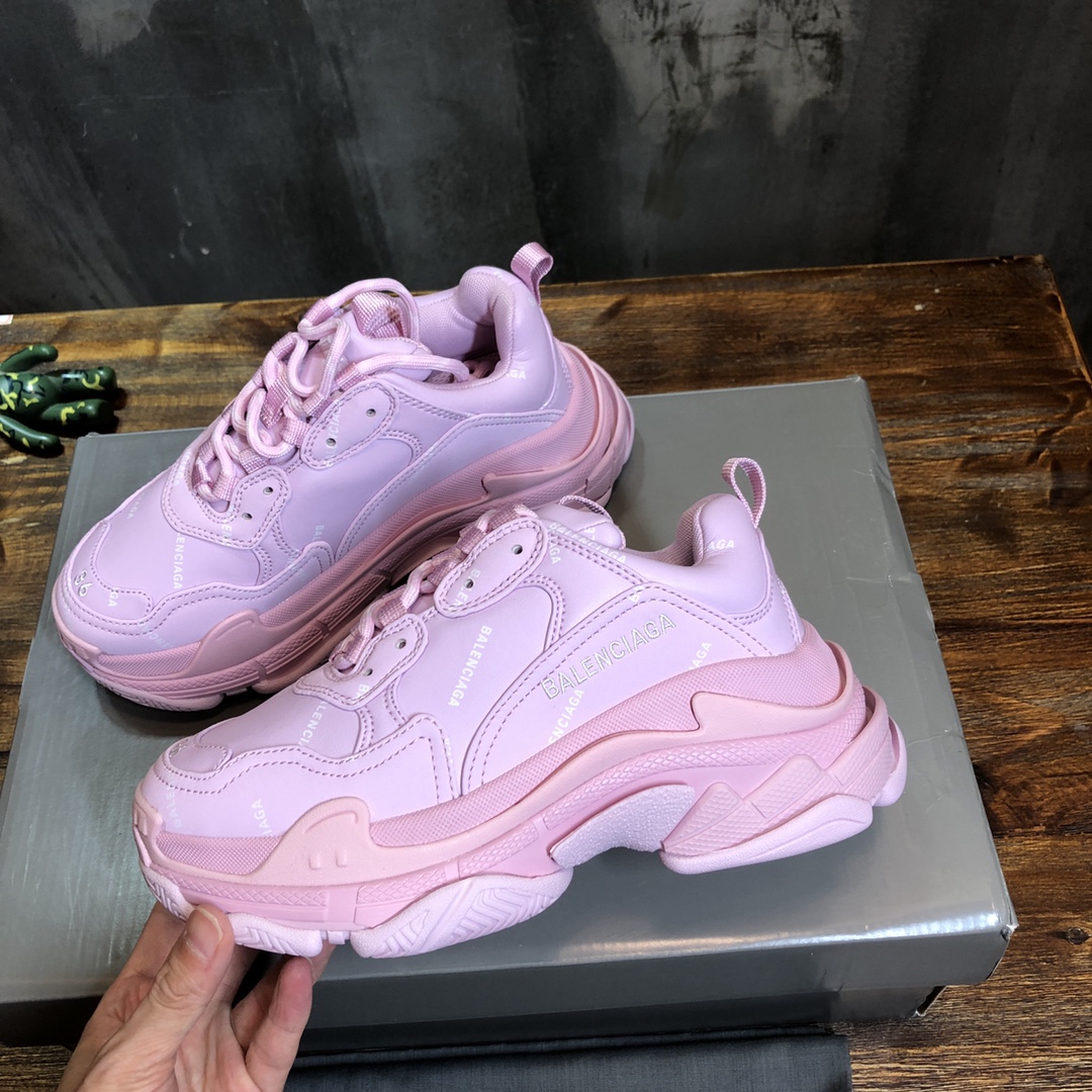 Balenciaga Triple S retro Clunky Sneakers in Pink