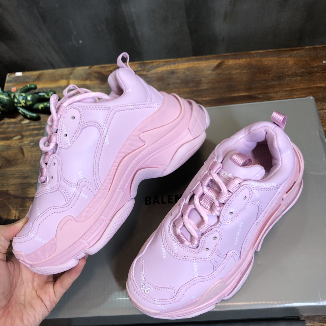 Balenciaga Triple S retro Clunky Sneakers in Pink