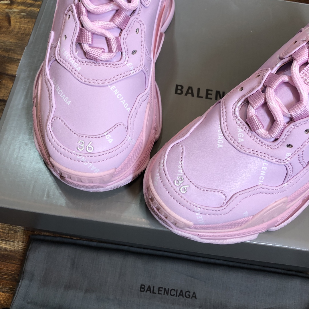 Balenciaga Triple S retro Clunky Sneakers in Pink