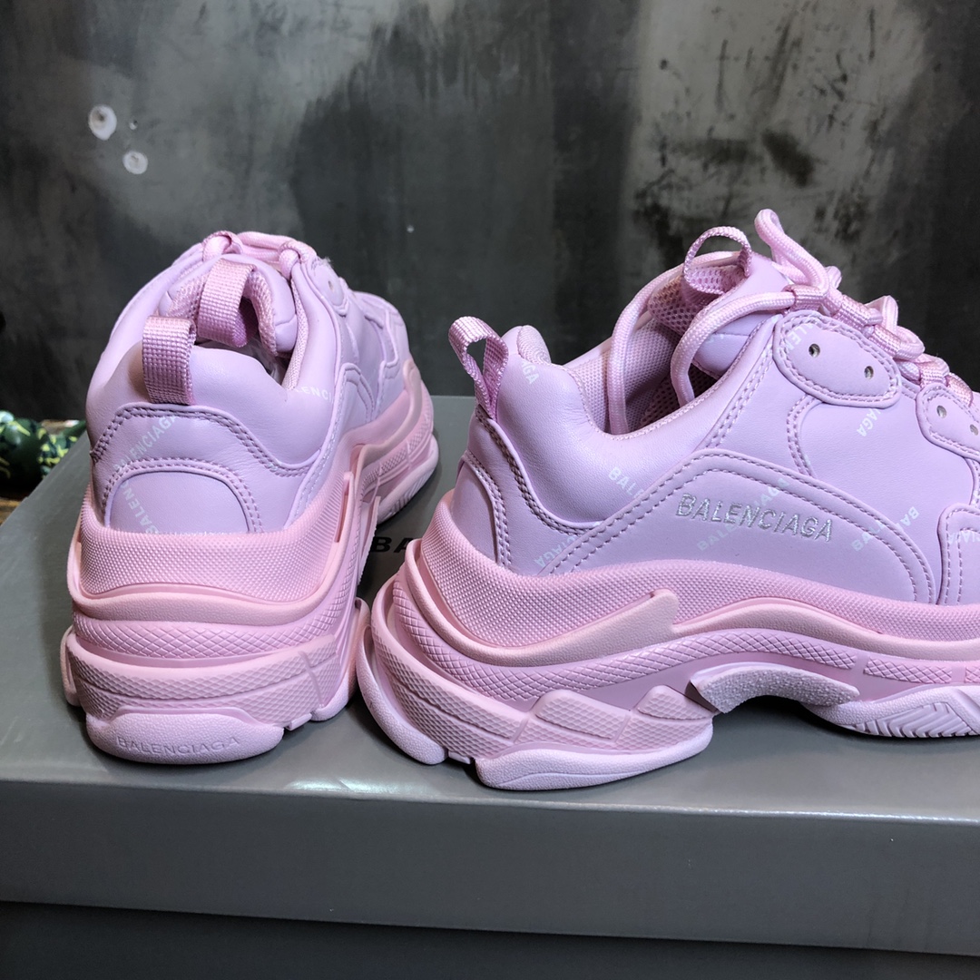 Balenciaga Triple S retro Clunky Sneakers in Pink