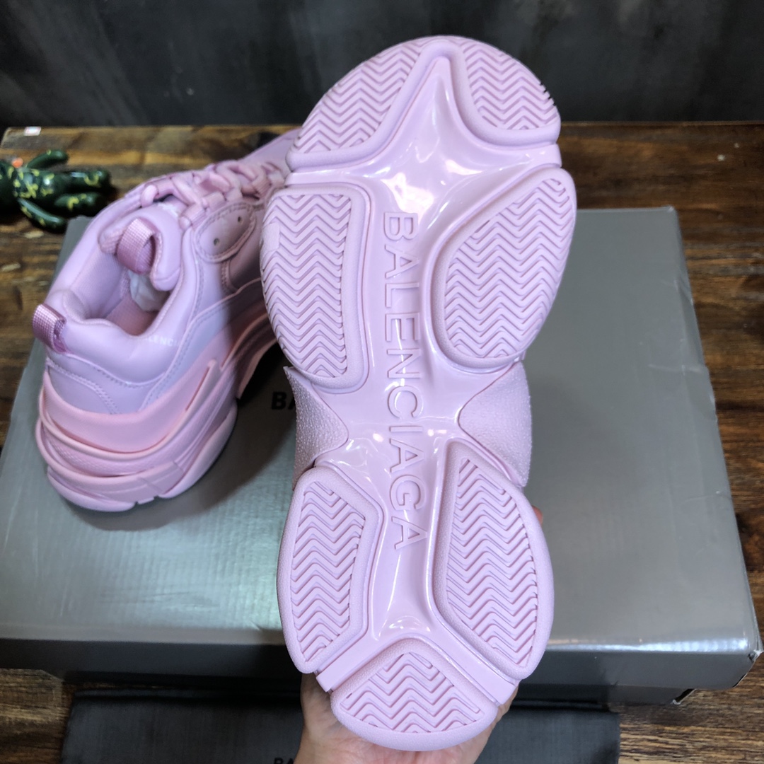 Balenciaga Triple S retro Clunky Sneakers in Pink