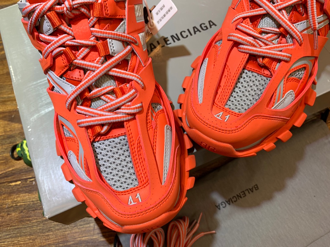 Balenciaga Triple S retro Clunky Sneakers in Orange