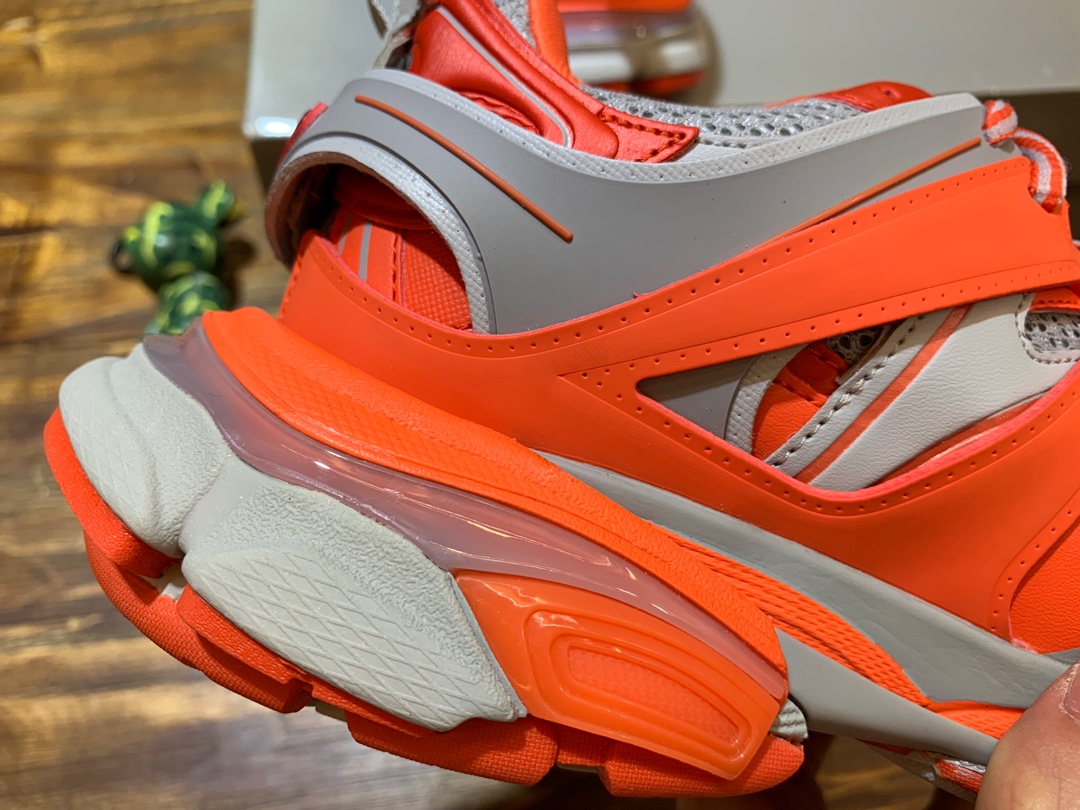 Balenciaga Triple S retro Clunky Sneakers in Orange