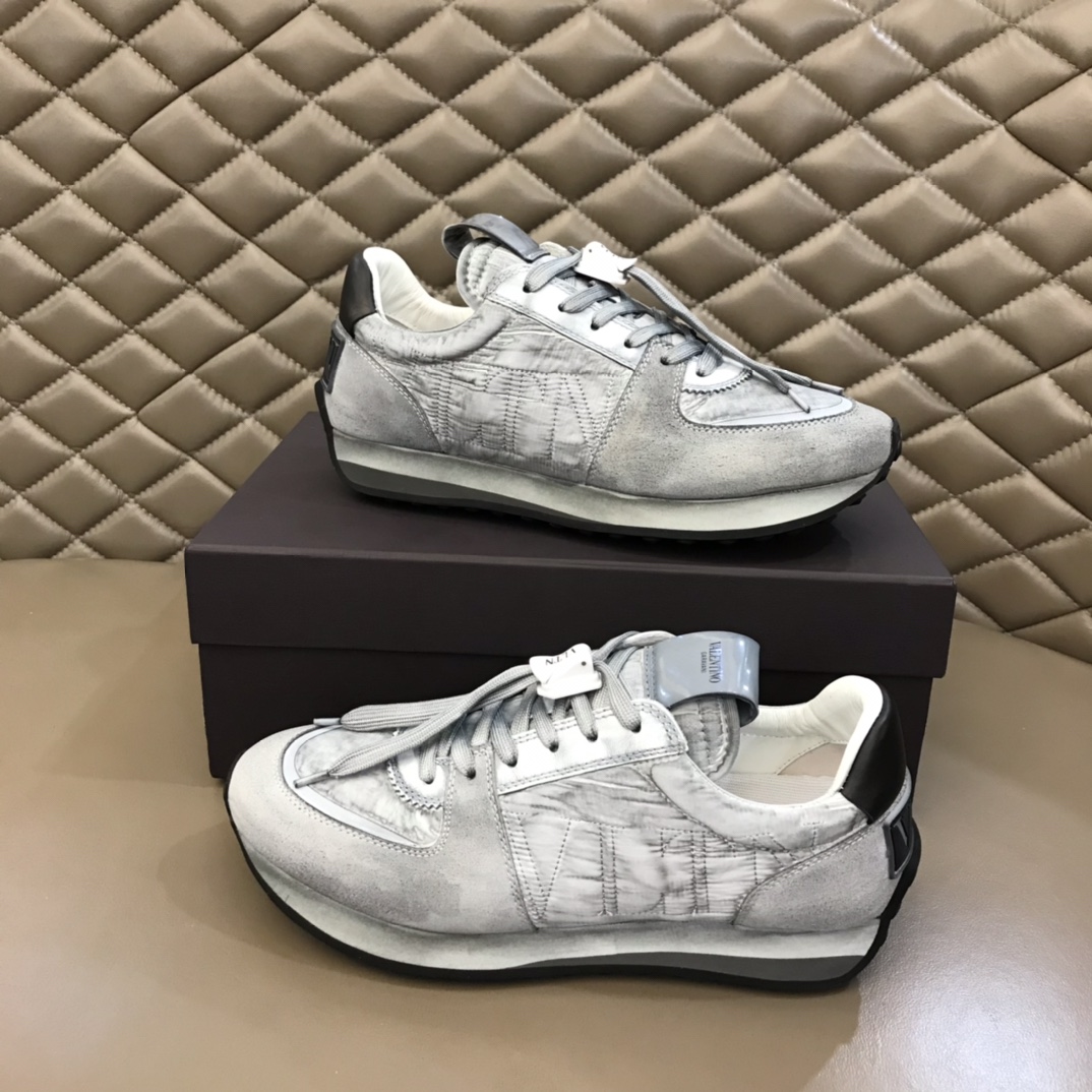 Valentino Sneaker Roller in Gray