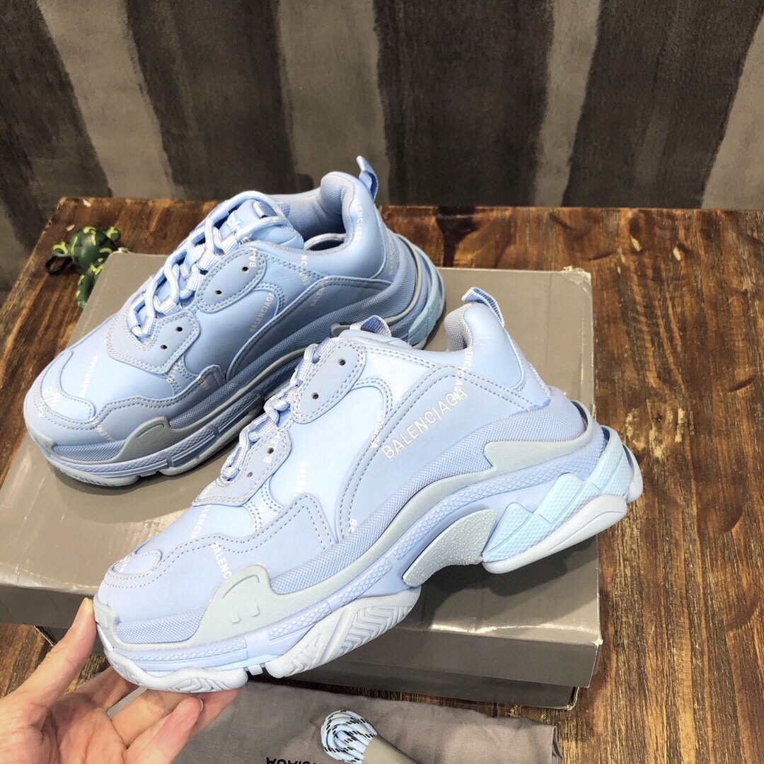 Balenciaga Triple S retro Clunky Sneakers in Blue