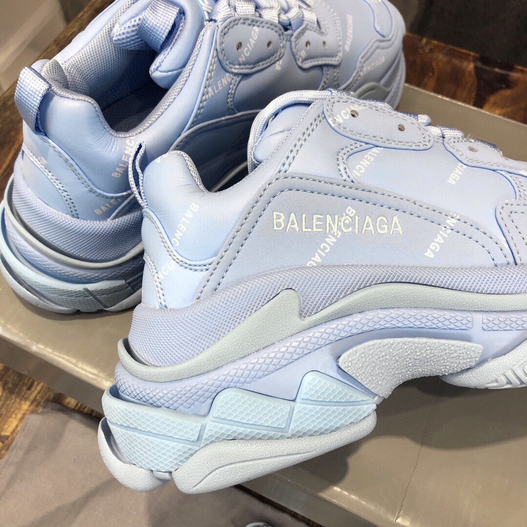 Balenciaga Triple S retro Clunky Sneakers in Blue