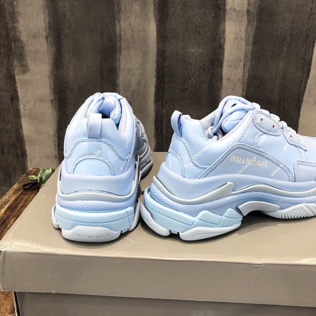 Balenciaga Triple S retro Clunky Sneakers in Blue