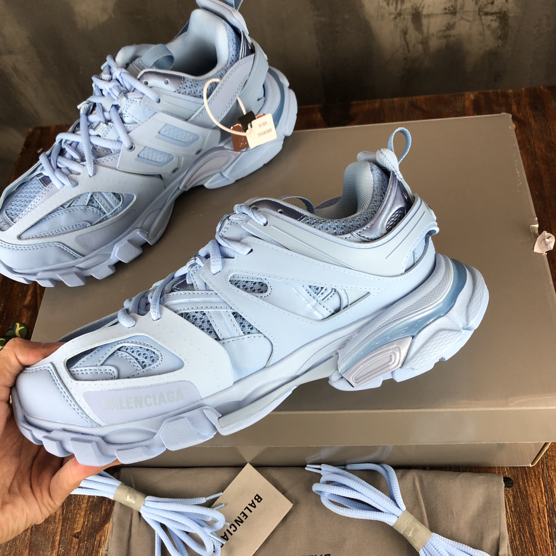 Balenciaga Triple S retro Clunky Sneakers in Blue