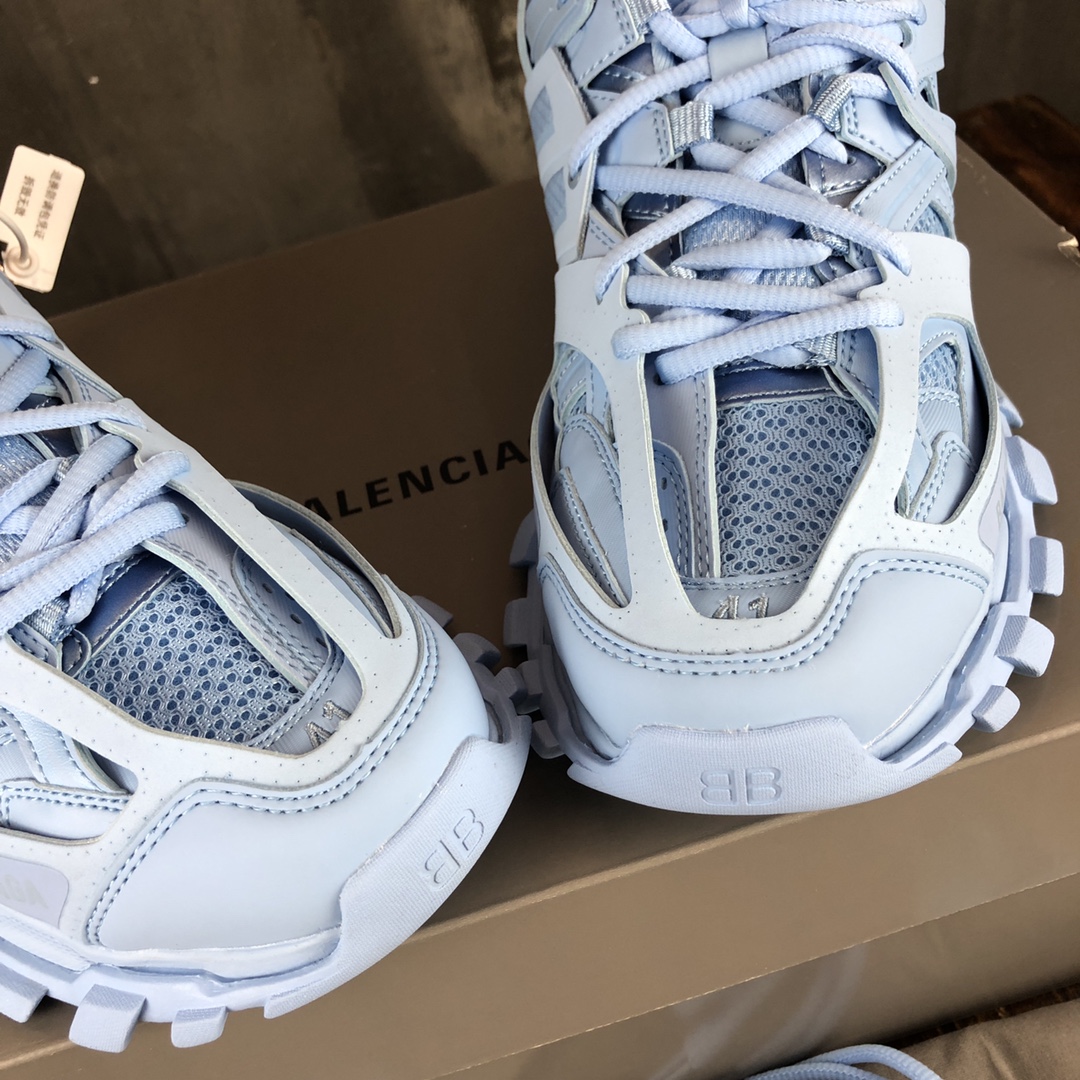 Balenciaga Triple S retro Clunky Sneakers in Blue