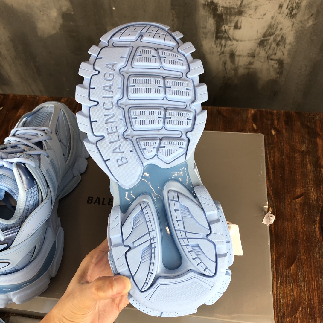 Balenciaga Triple S retro Clunky Sneakers in Blue