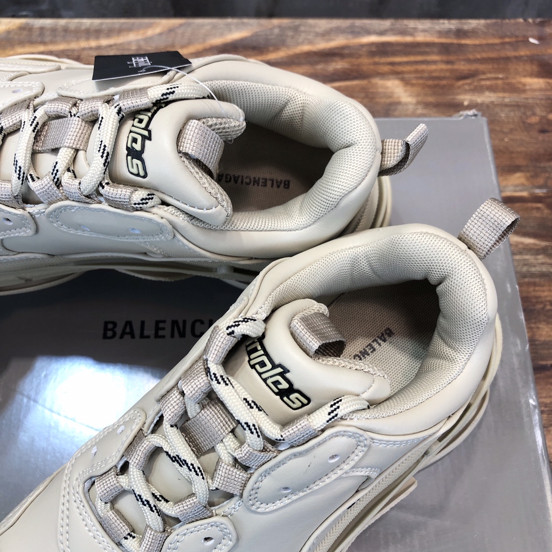 Balenciaga Triple S retro Clunky Sneakers in Beige