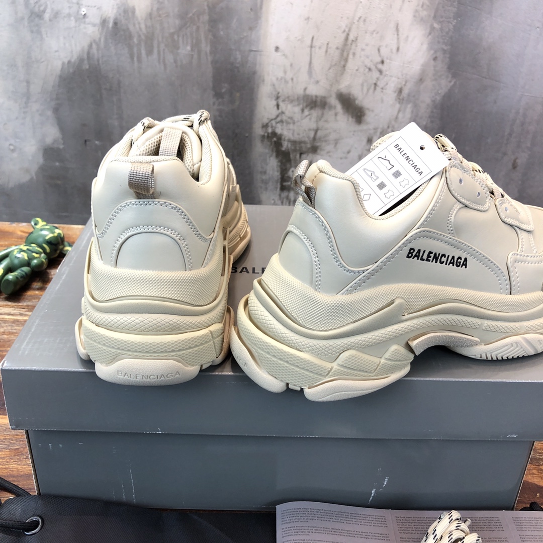 Balenciaga Triple S retro Clunky Sneakers in Beige