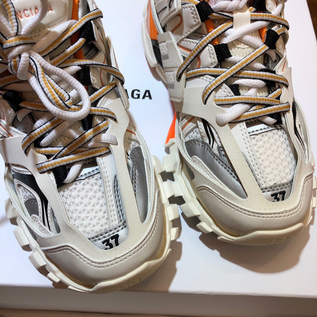 Balenciaga Triple S retro Clunky Sneakers in Beige