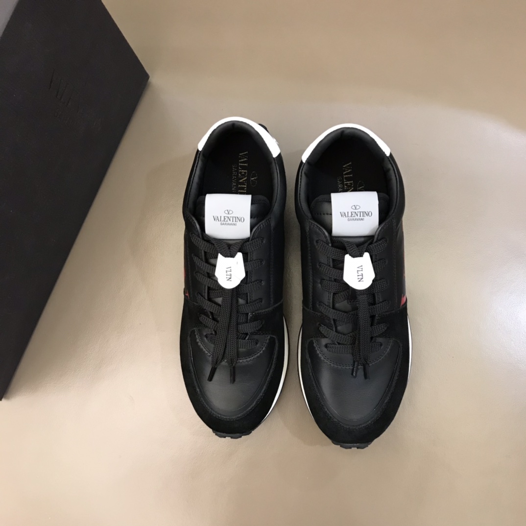 Valentino Sneaker Roller in Black