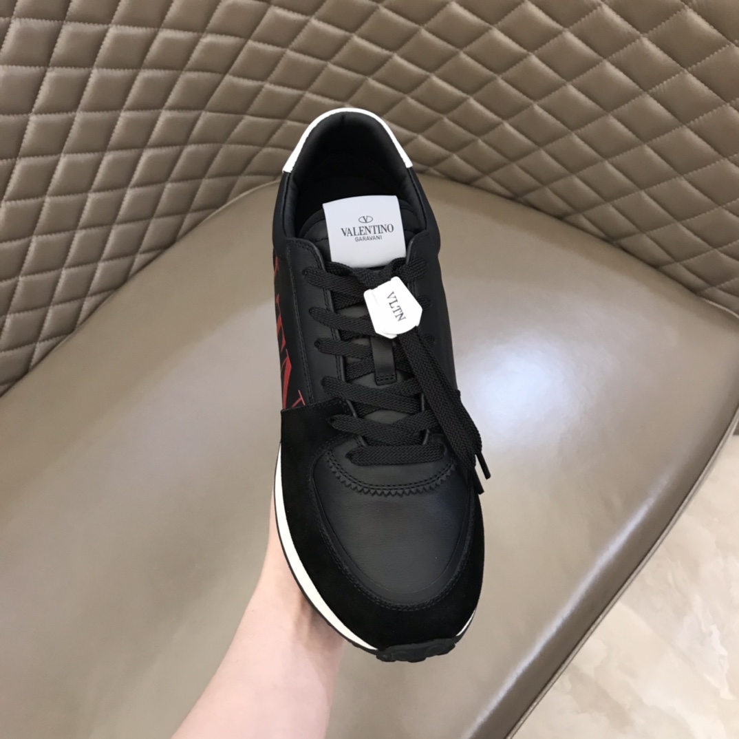 Valentino Sneaker Roller in Black