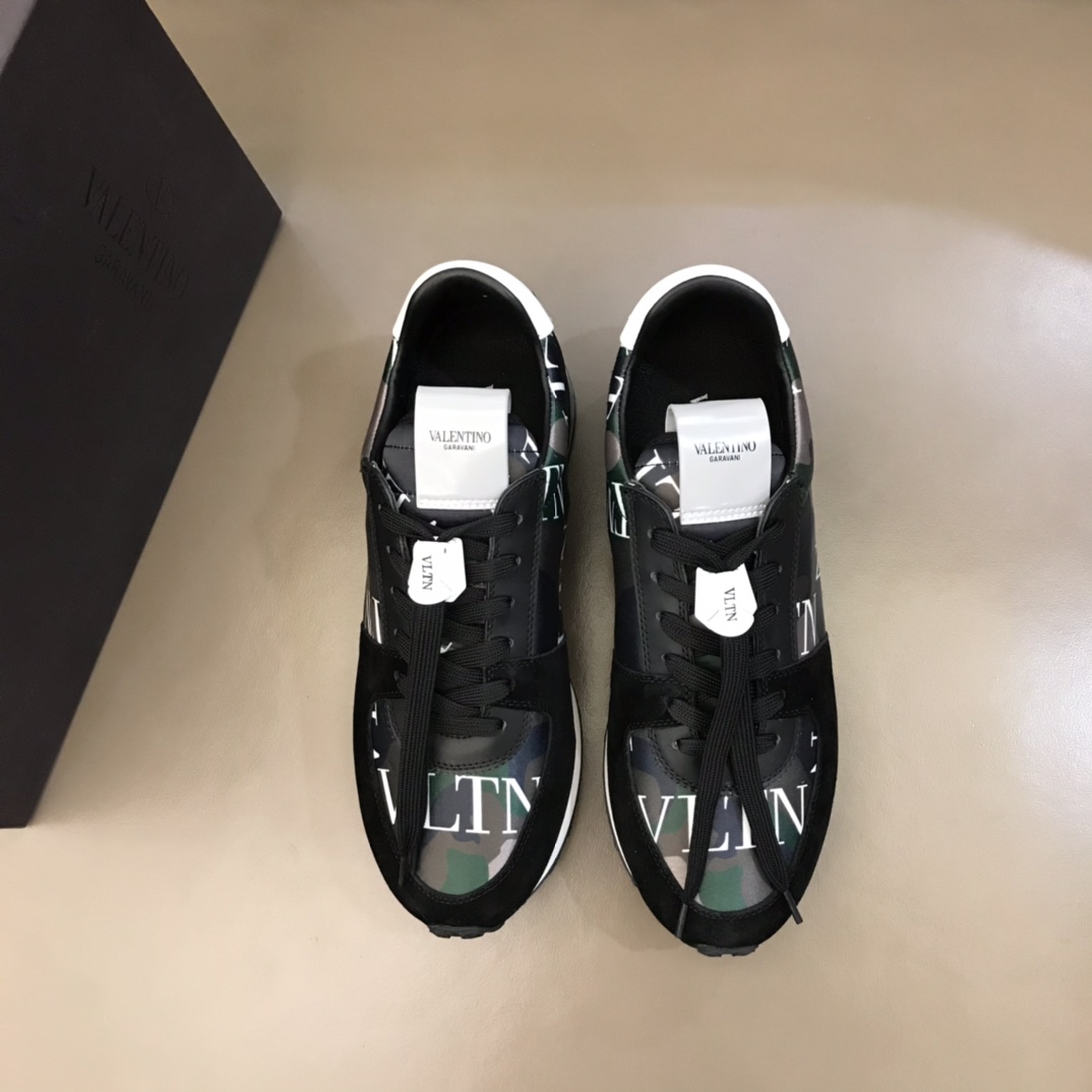 Valentino Sneaker Roller in Black