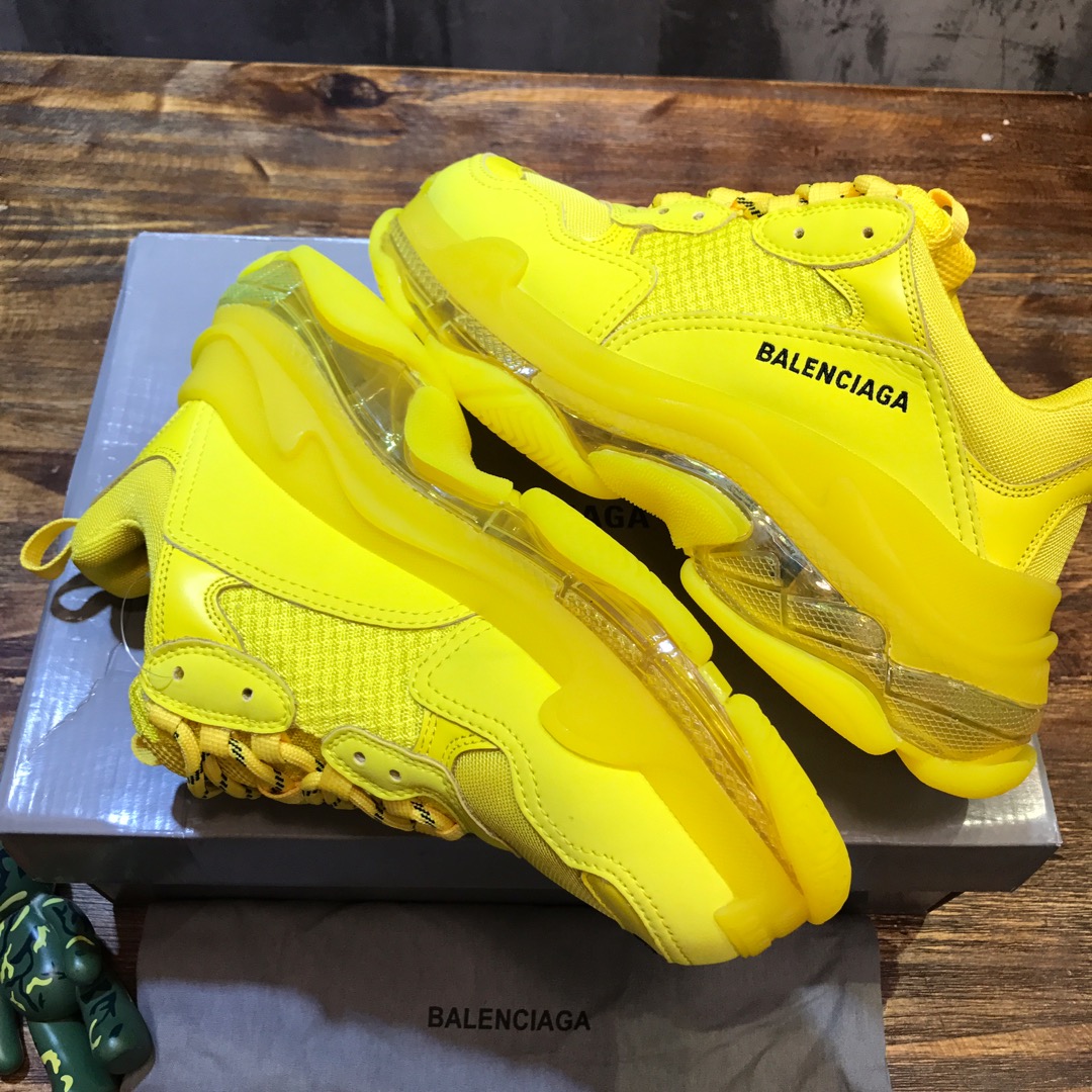 Balenciaga Sneaker Triple S in Yellow