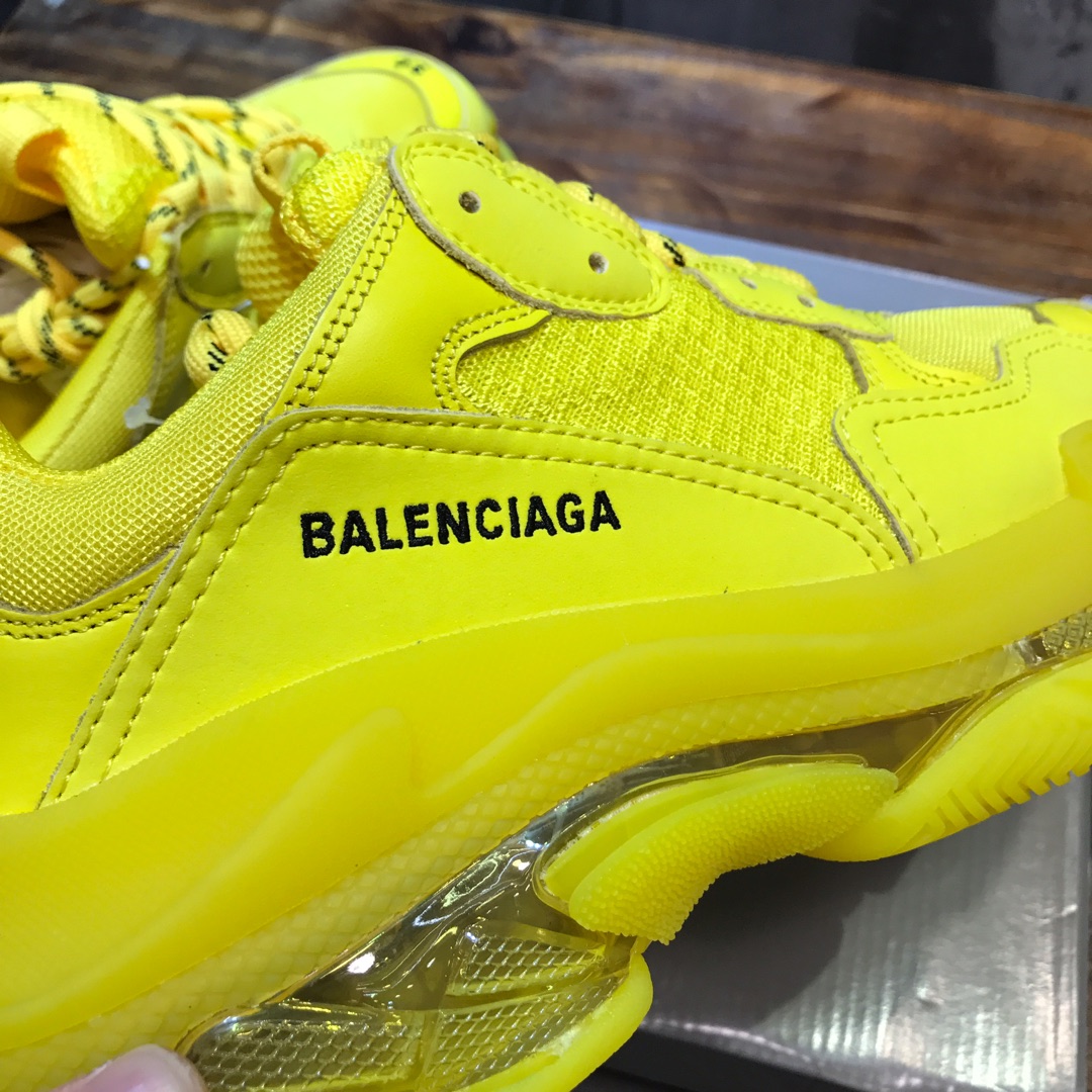 Balenciaga Sneaker Triple S in Yellow