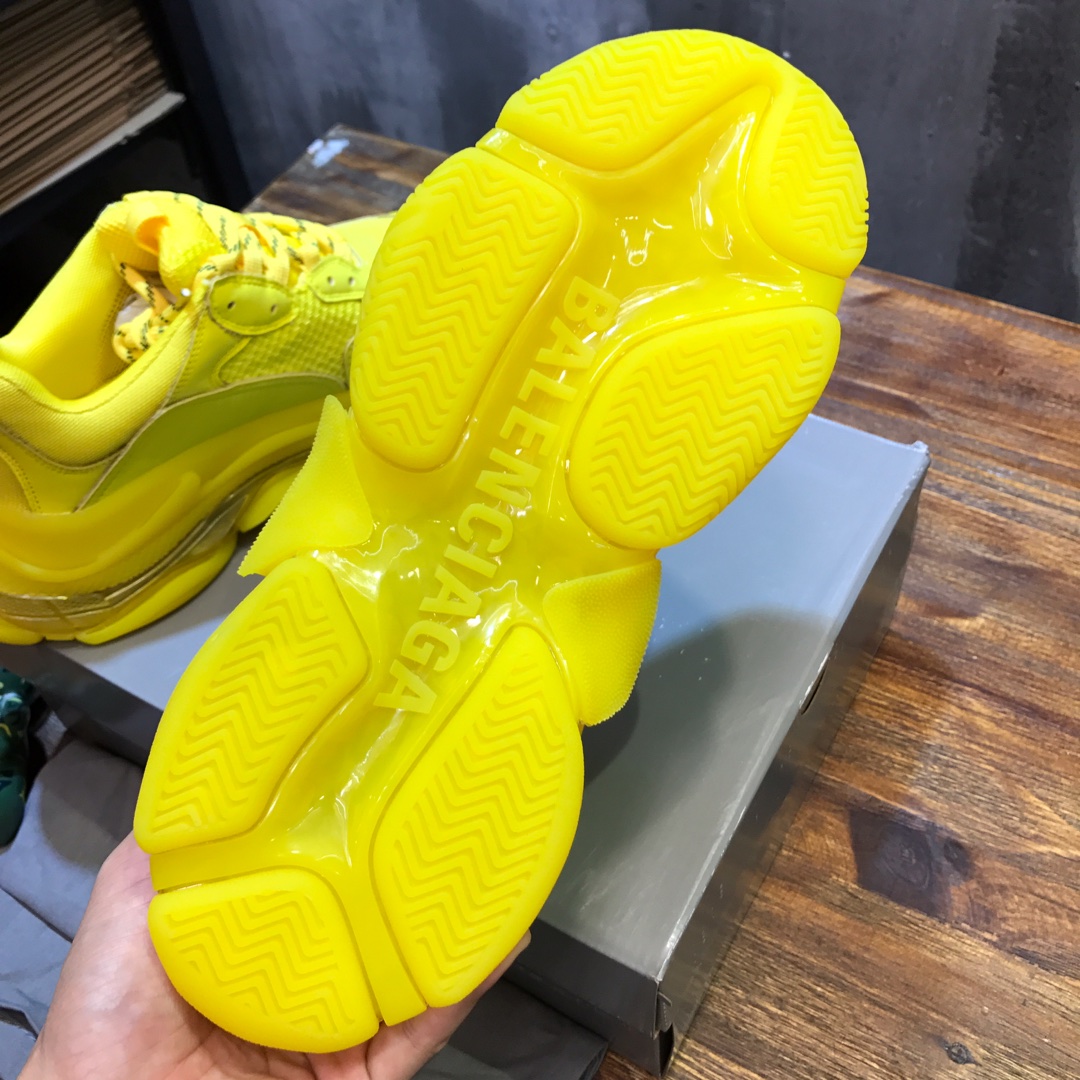 Balenciaga Sneaker Triple S in Yellow