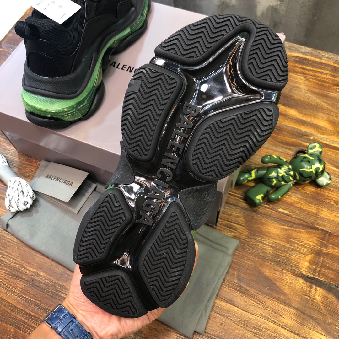 Balenciaga Sneaker Triple S in Green Sole