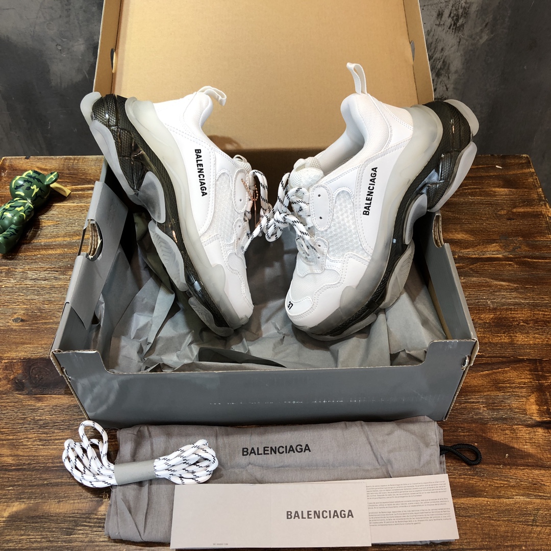 Balenciaga Sneaker Triple S in Black Sole