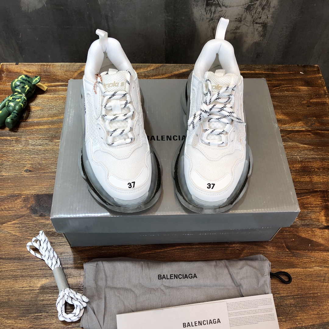 Balenciaga Sneaker Triple S in Black Sole