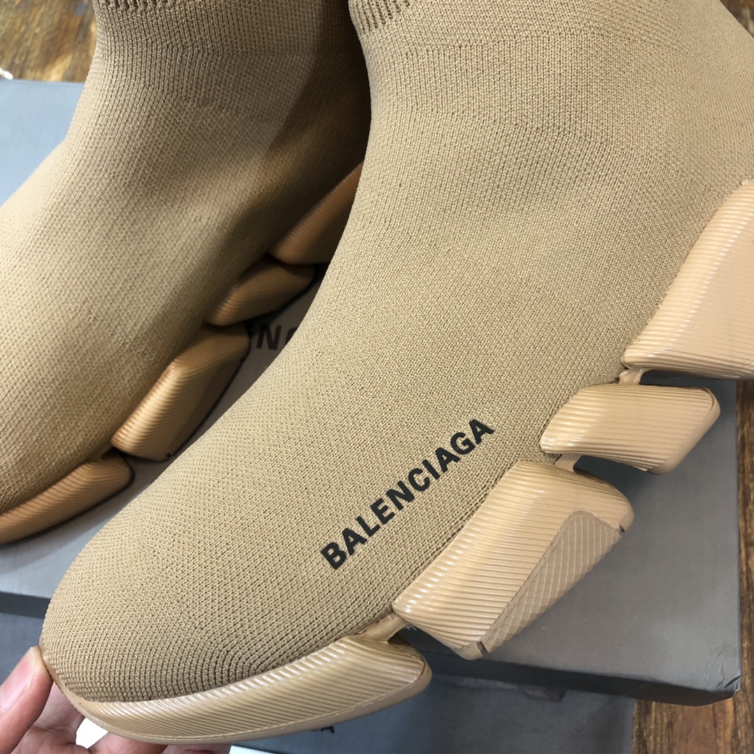 Balenciaga Sneaker Speed Runner 2.0 in Cream