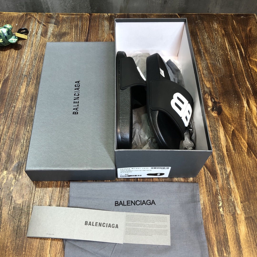 Balenciaga Slide in White Logo