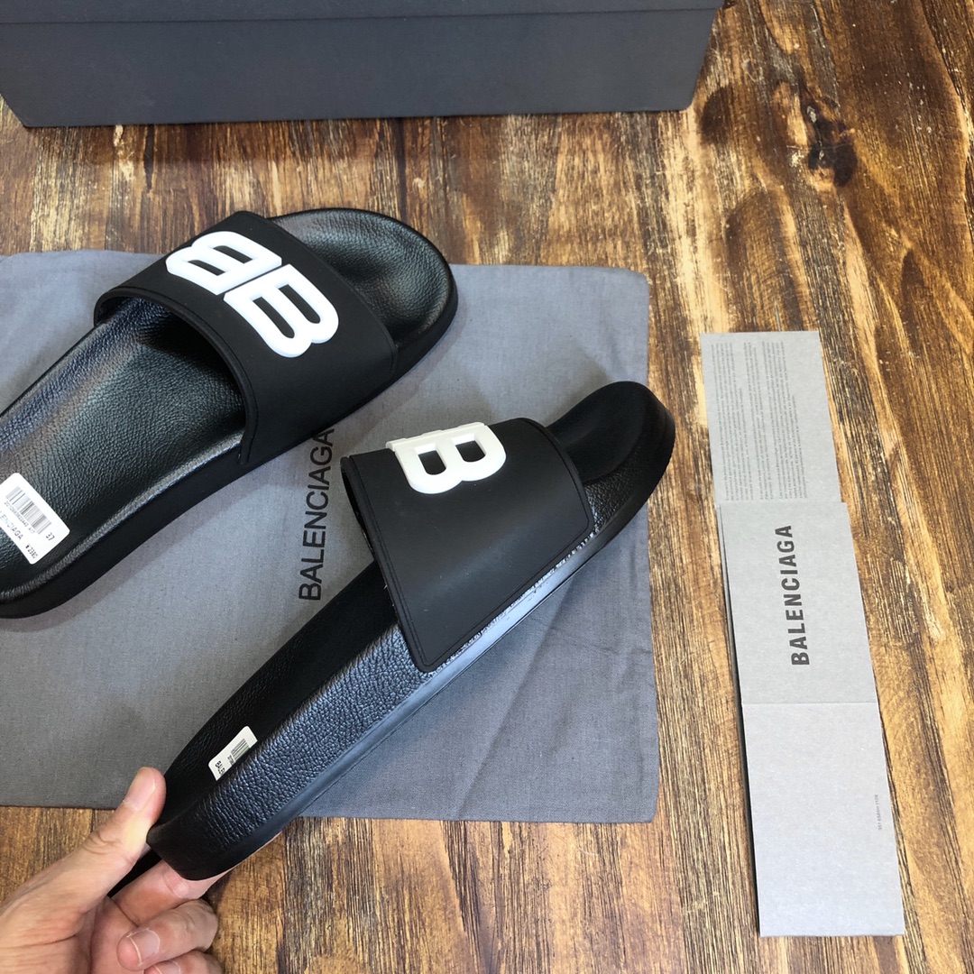 Balenciaga Slide in White Logo