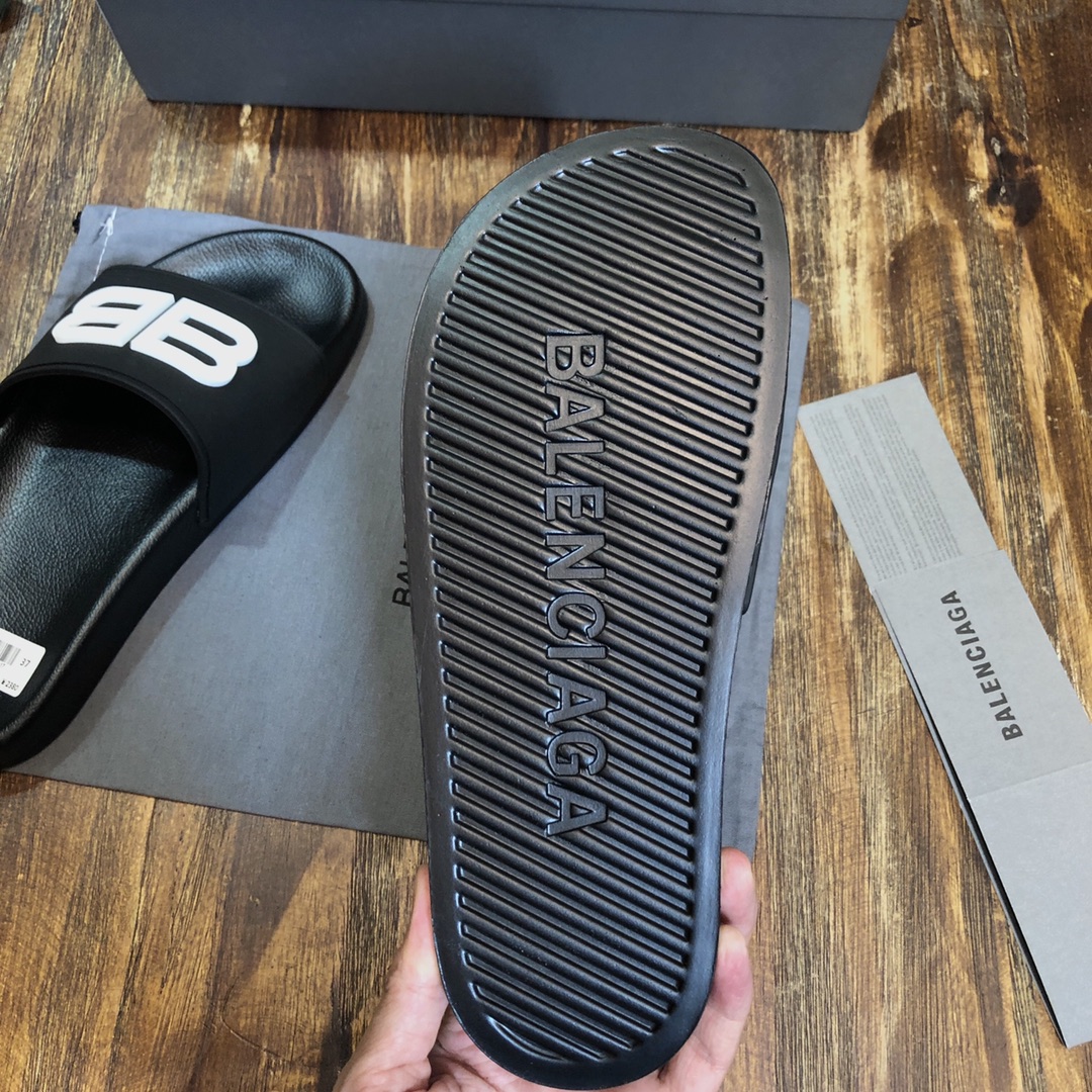 Balenciaga Slide in White Logo