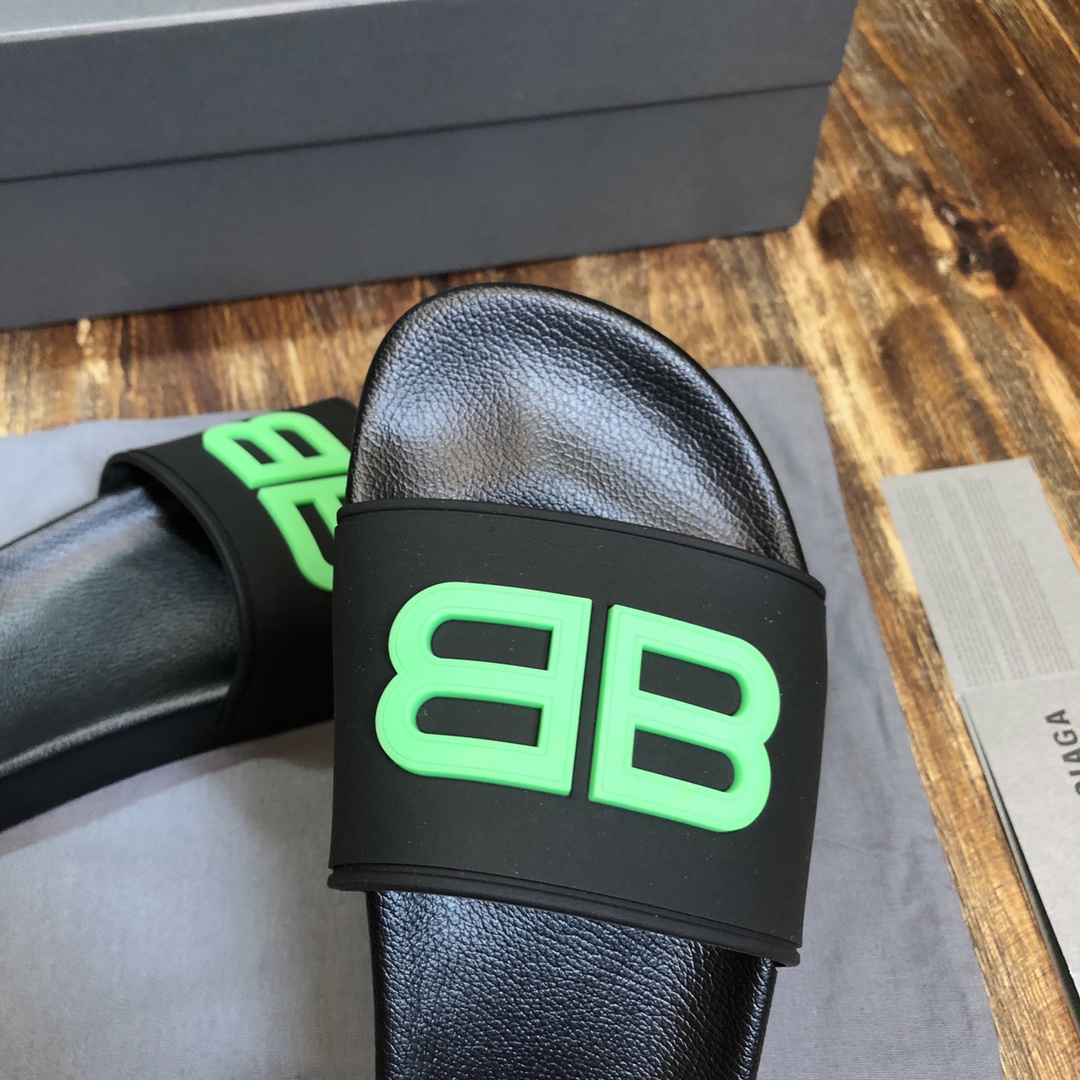 Balenciaga Slide in Green Logo