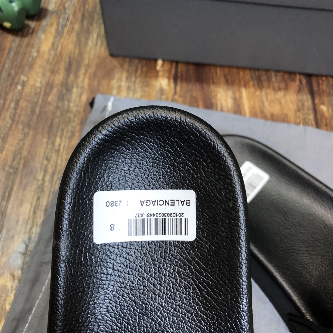 Balenciaga Slide in Green Logo