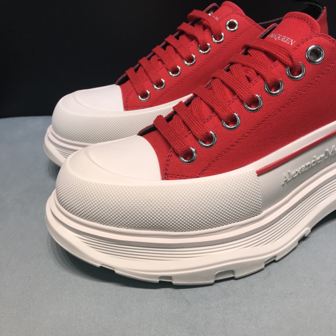 Alexander McQueen Tread Slick Low in Red