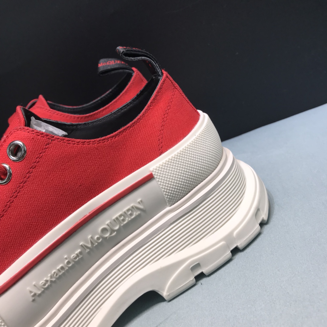 Alexander McQueen Tread Slick Low in Red