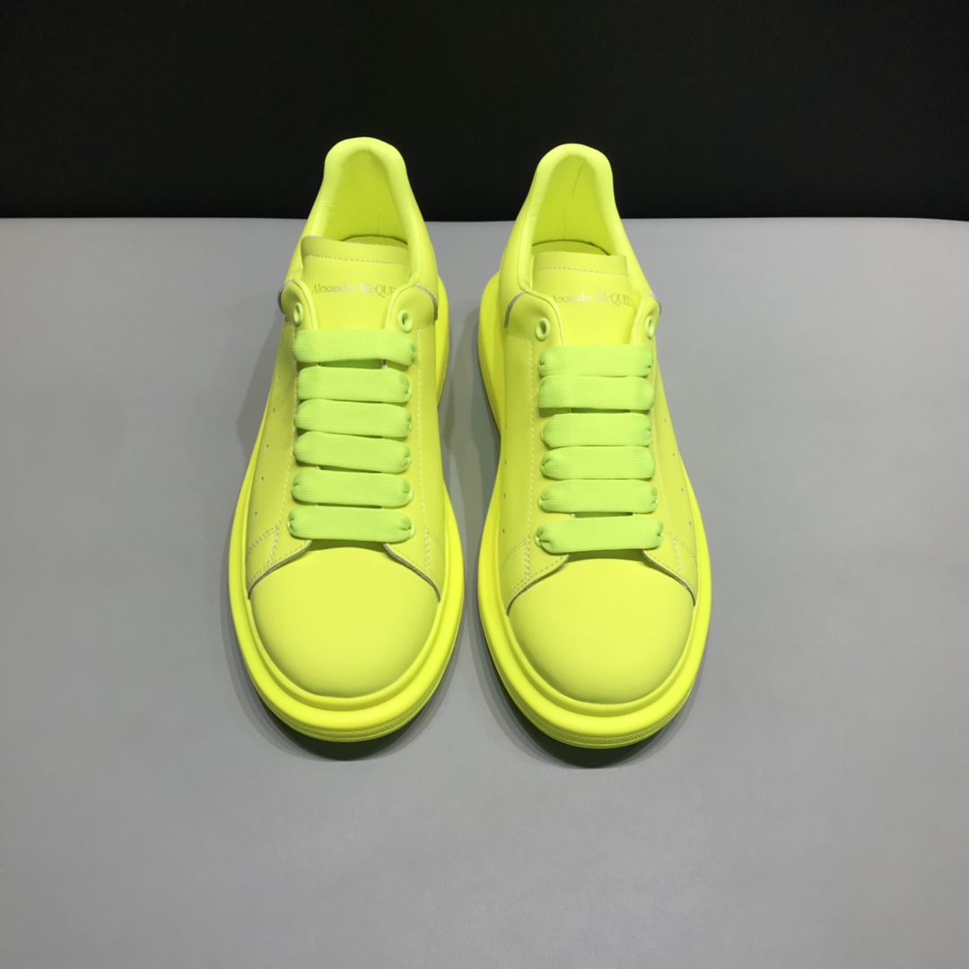 Alexander McQueen Sneaker Oversized in Yellow