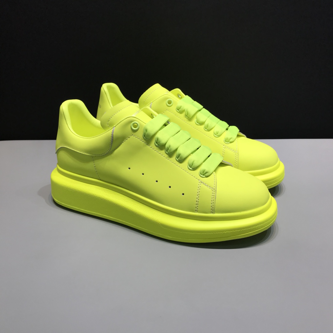 Alexander McQueen Sneaker Oversized in Yellow