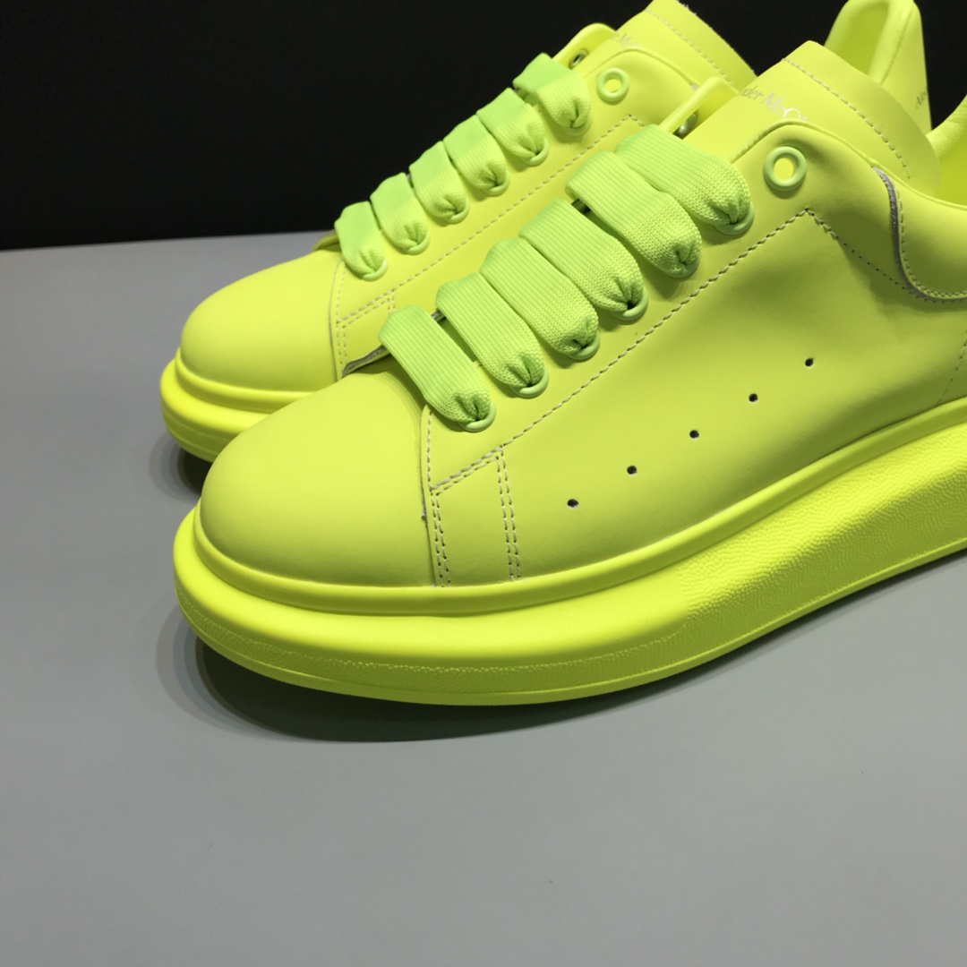 Alexander McQueen Sneaker Oversized in Yellow