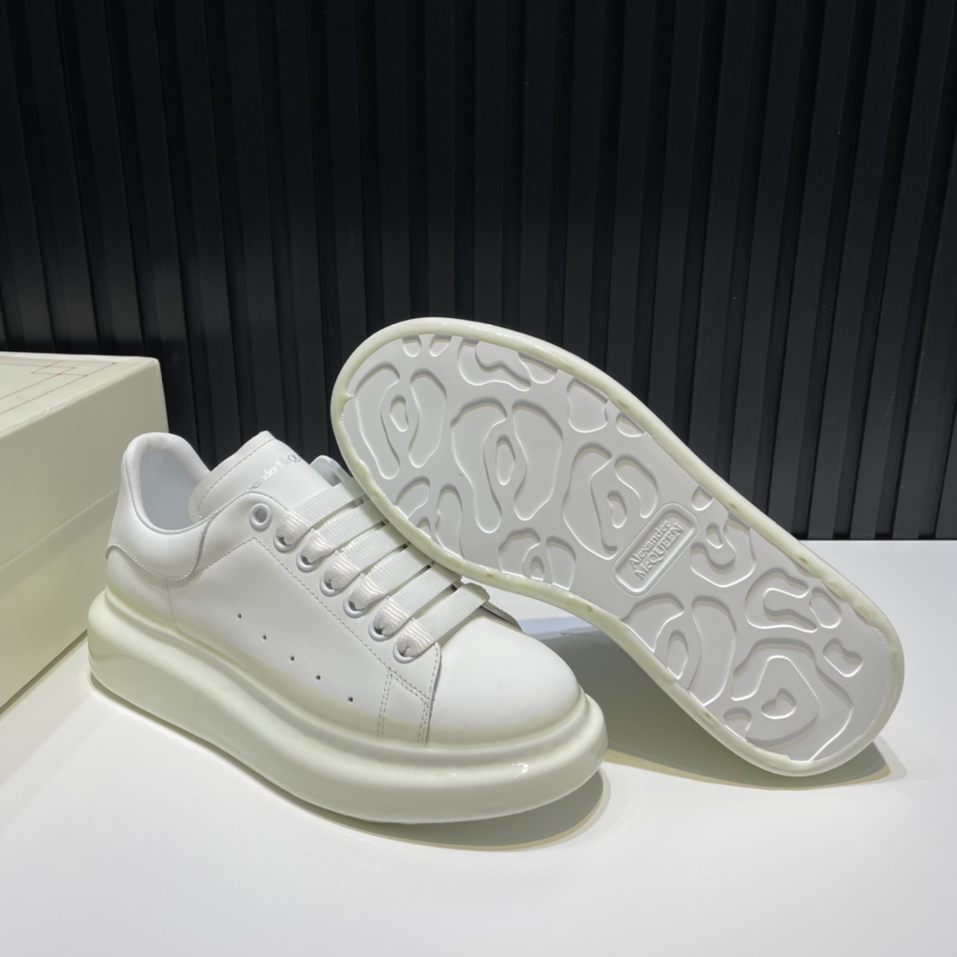 Alexander McQueen Sneaker Oversized in White Heel