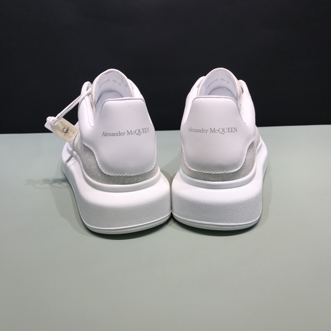 Alexander McQueen Sneaker Oversized in White