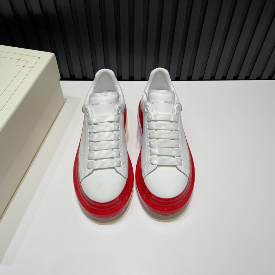 Alexander McQueen Sneaker Oversized in Red Heel