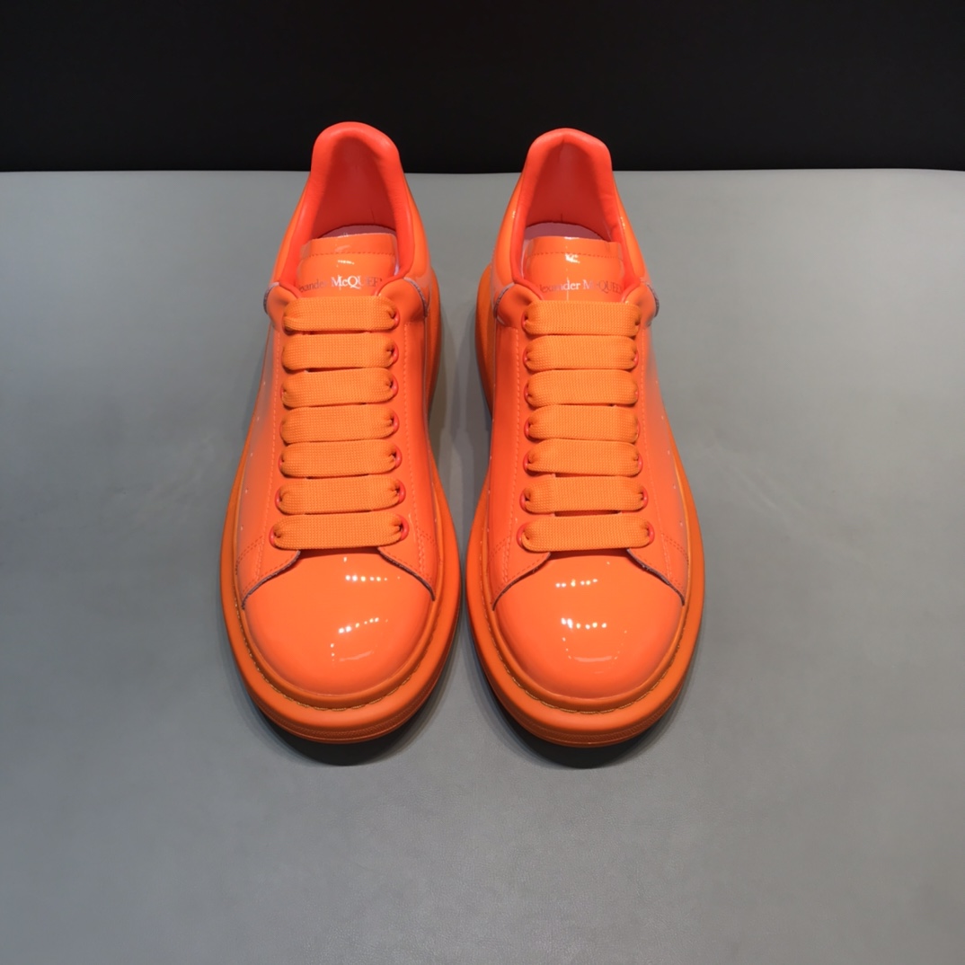 Alexander McQueen Sneaker Oversized in Orange