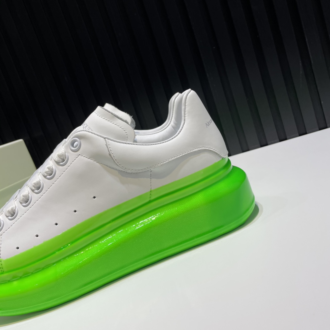 Alexander McQueen Sneaker Oversized in Green Heel