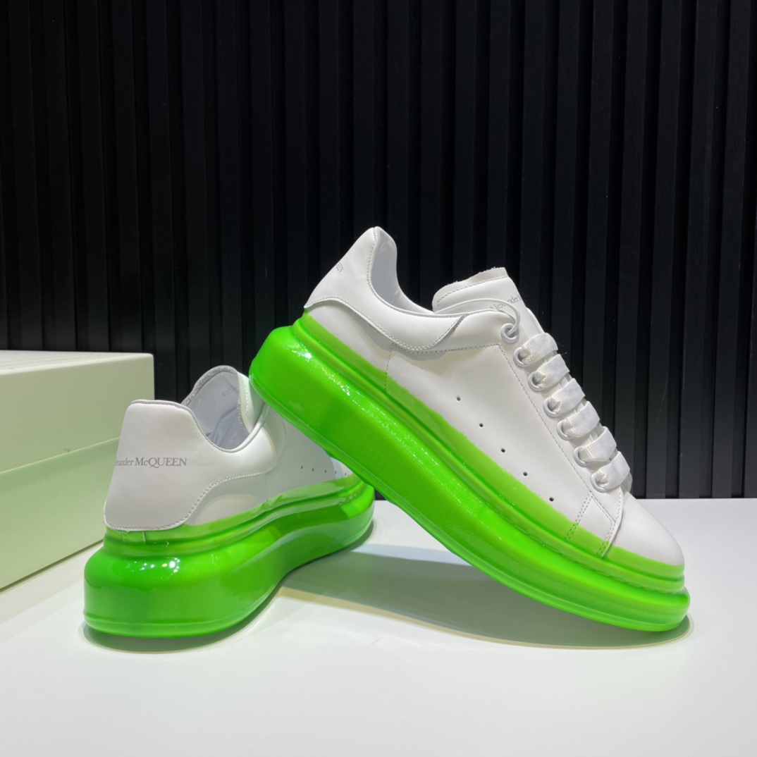 Alexander McQueen Sneaker Oversized in Green Heel